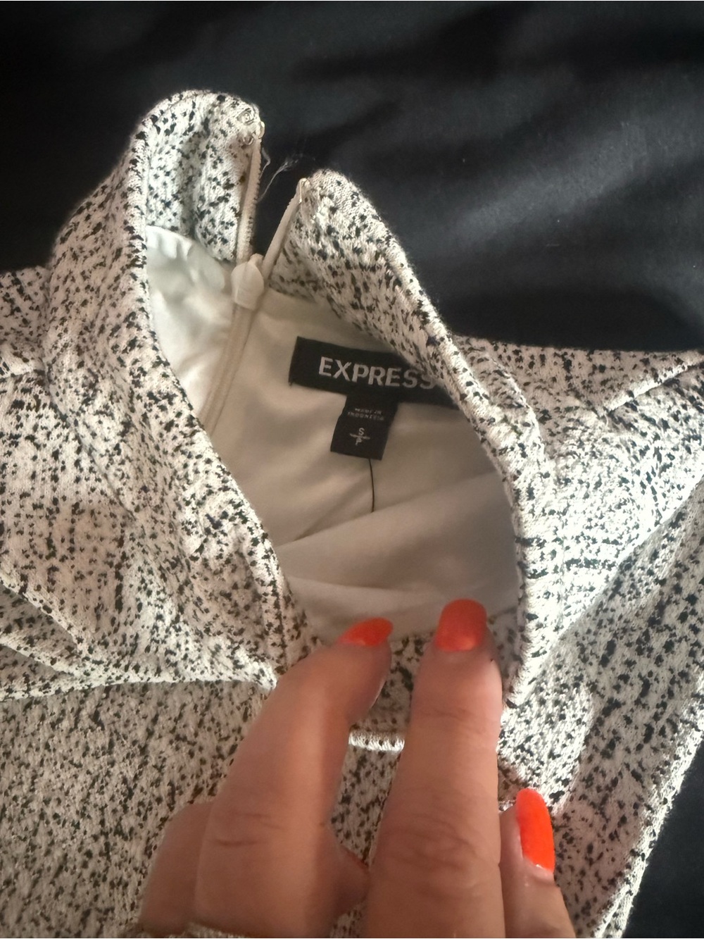 Express Sleeveless Tweed-Texture Midi Dress in Light Gray - Picture 5 of 6